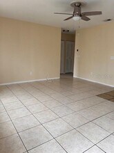 40 E Country Cove Way in Kissimmee, FL - Building Photo - Building Photo
