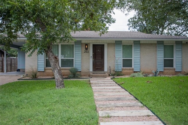 property at 202 W Crestland Dr