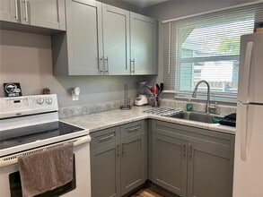 3633 SW 12th Ct in Fort Lauderdale, FL - Building Photo - Building Photo