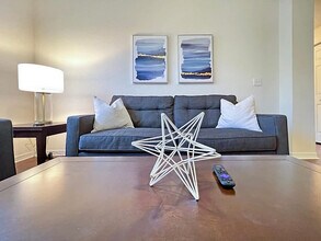 9919 Montague St, Unit SI ID1504560P in Tampa, FL - Foto de edificio - Building Photo