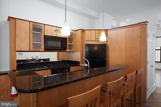 1702 Q St NW in Washington, DC - Building Photo - Building Photo