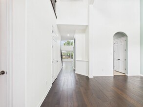 521 Cascada Lane in Round Rock, TX - Foto de edificio - Building Photo