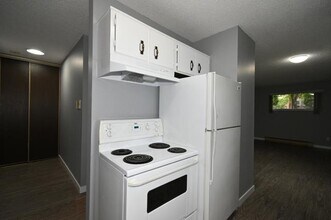 1744 Spruce St in Prince George, BC - Building Photo - Building Photo