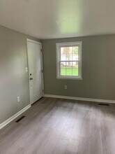 7 Gilmore Ter, Unit 2 Bedrooms, 1 Bath, Apt i in Schenectady, NY - Building Photo - Building Photo