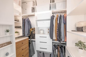 5228 Savile Row in Burnaby, BC - Building Photo - Building Photo