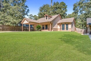 1213 Oxon Run in Montgomery, TX - Building Photo