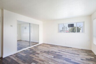 7555 Herschel Ave in San Diego, CA - Building Photo - Building Photo
