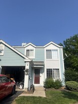 491 Patrick Henry Ct in Aurora, IL - Building Photo