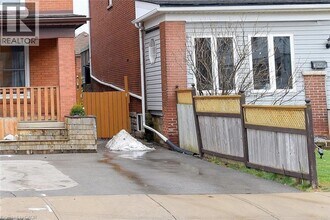 72 Glendale Ave N in Hamilton, ON - Building Photo - Building Photo