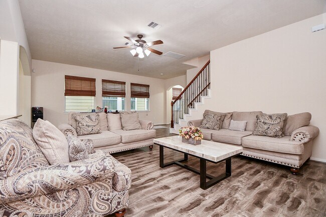 2818 Windy Thicket Ln