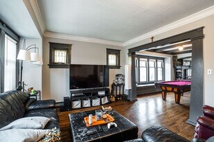 1829 E Kenwood Blvd in Milwaukee, WI - Building Photo