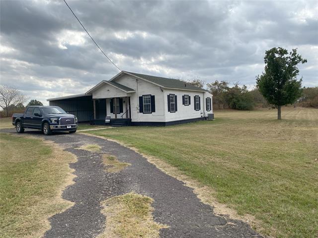 610 SE Front St in Edgewood, TX - Building Photo