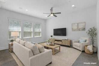 8922 Menchaca Rd in Austin, TX - Building Photo - Building Photo