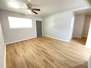 1809 W Sanford St in Arlington, TX - Building Photo - Building Photo