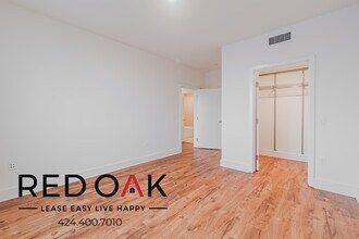 5727 La Mirada Ave in Los Angeles, CA - Foto de edificio - Building Photo