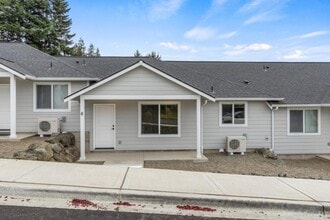 303 E Broadway Ave in Montesano, WA - Foto de edificio - Building Photo
