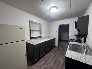201 E Columbia St in Danville, IL - Building Photo - Building Photo