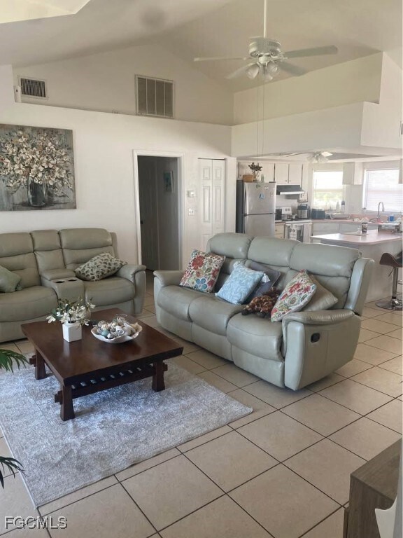 1546 NE 8th Pl in Cape Coral, FL - Building Photo - Building Photo