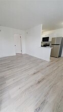 4450 SW 67th Ave in Miami, FL - Building Photo - Building Photo