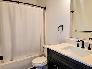 1141 Naval Ave in Bremerton, WA - Building Photo - Building Photo