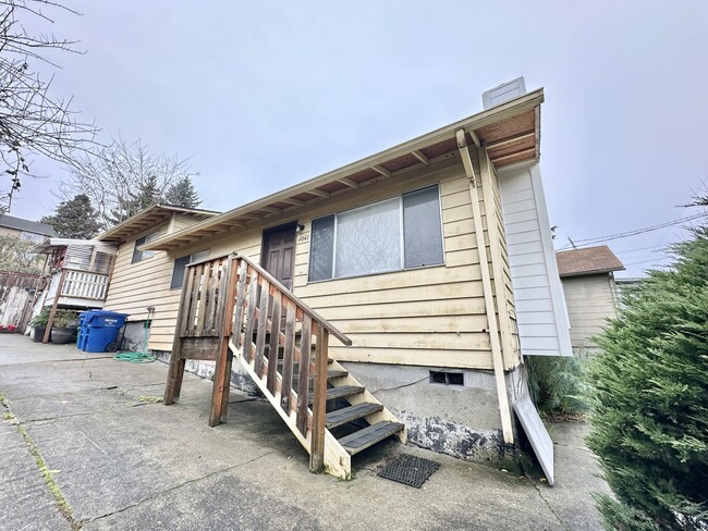4061 28th Ave SW, Unit 4061