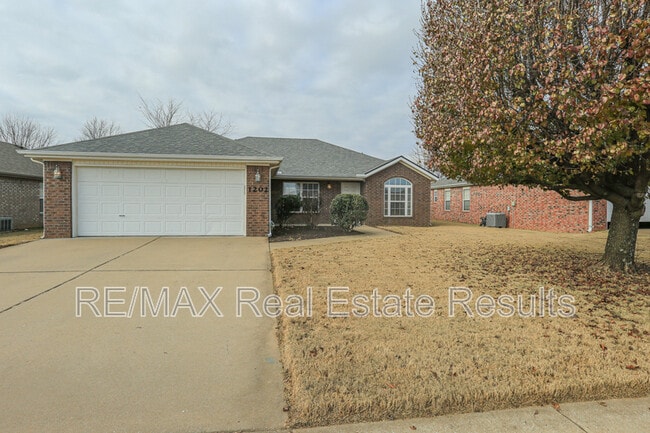 1202 SW Cabriolet St in Bentonville, AR - Building Photo - Building Photo