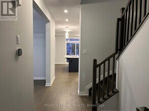 702 Perseus Ave in Ottawa, ON - Building Photo - Building Photo