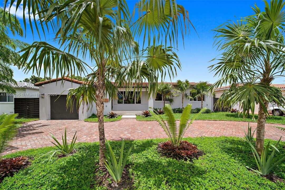 3925 SW 5th Terrace in Coral Gables, FL - Building Photo