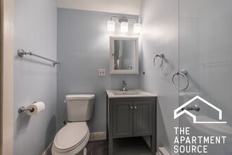 1432 W Jonquil Ter, Unit 2 in Chicago, IL - Building Photo - Building Photo