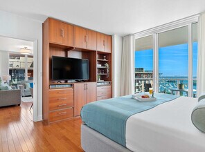 2889 McFarlane Rd in Miami, FL - Building Photo - Building Photo