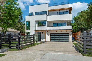 3321 Coronet Blvd in Dallas, TX - Building Photo