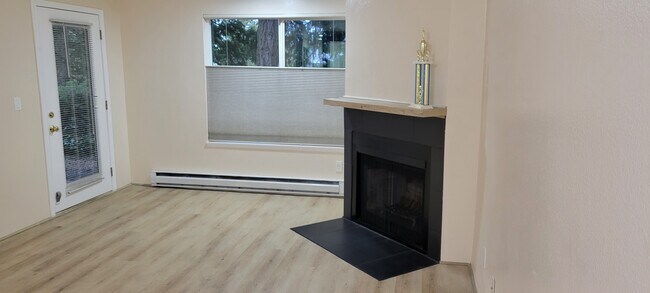9302 Redmond - Woodinville Rd NE in Redmond, WA - Building Photo - Building Photo