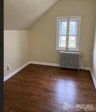 1061 King Georges Post Rd in Edison, NJ - Building Photo - Building Photo