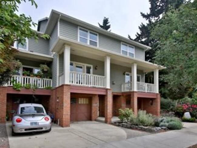 property at 1537 N Prescott St