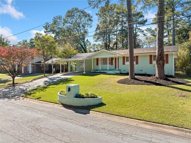 1467 Thompson Pl in Decatur, GA - Building Photo - Building Photo