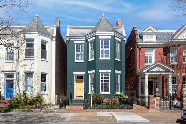 property at 1708 Park Ave