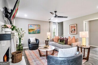 8008 Clearview Cir in Riverdale, GA - Building Photo - Building Photo