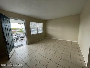 2170 Knox McRae Dr in Titusville, FL - Foto de edificio - Building Photo