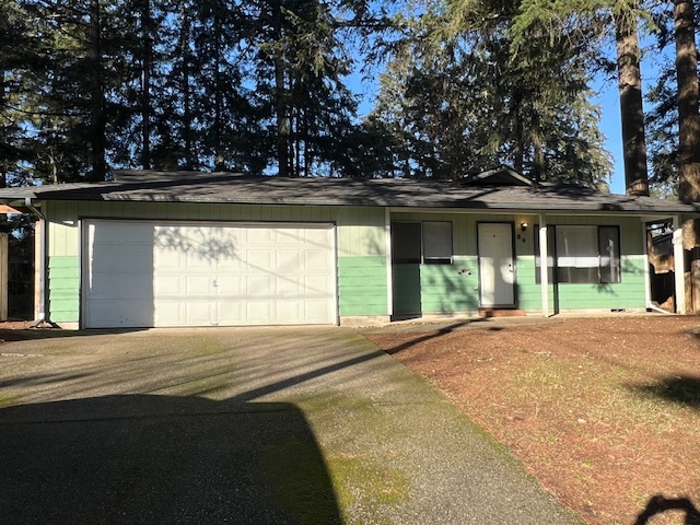 80 E Rainbow Dr in Shelton, WA - Building Photo