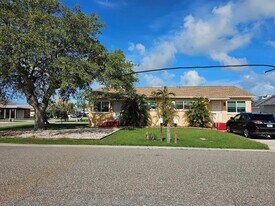 175 174th Terrace E in Redington Shores, FL - Building Photo