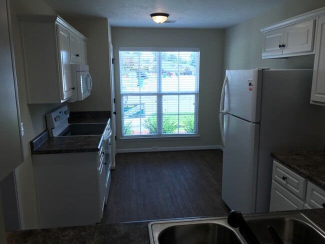 163 Yucca Ct in Greenwood, SC - Building Photo - Building Photo