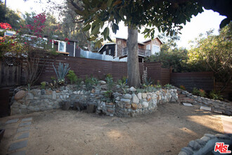 1631 Landa St in Los Angeles, CA - Building Photo - Building Photo