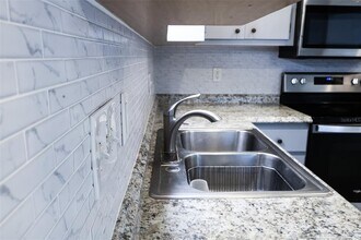 1040 Charles St in Clearwater, FL - Building Photo - Building Photo