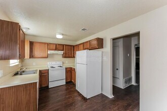 5853 Shadydell Dr in Fort Worth, TX - Building Photo - Building Photo