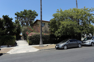 111-115 1/2 N Berendo St in Los Angeles, CA - Building Photo - Primary Photo