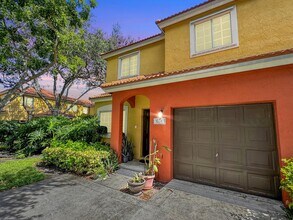 10341 SW 18th St in Miramar, FL - Building Photo - Building Photo