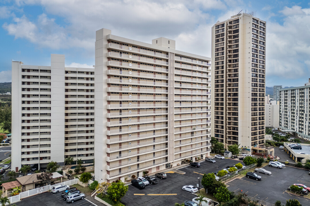 Royal Towers in Honolulu, HI - Foto de edificio