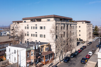 Brunswick Towers in Jersey City, NJ - Building Photo - Building Photo