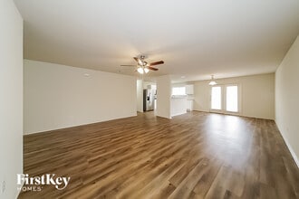 2136 Benning Way in Fort Worth, TX - Foto de edificio - Building Photo