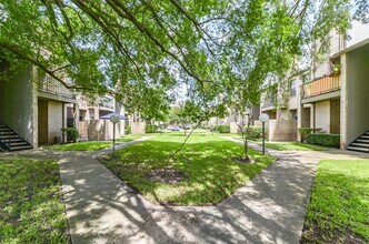 10811 Richmond Ave. in Houston, TX - Building Photo - Building Photo